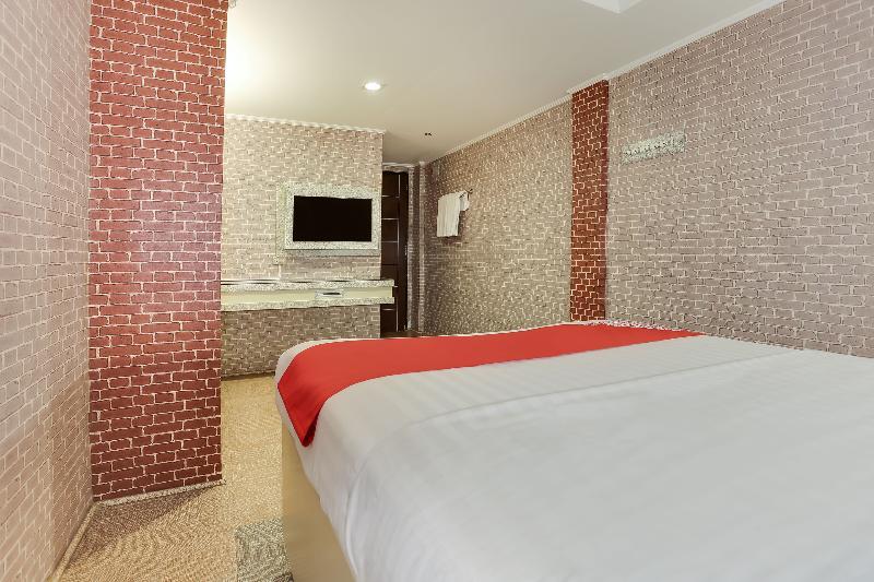 OYO 191 Paradise Apartelle Manila Exterior foto